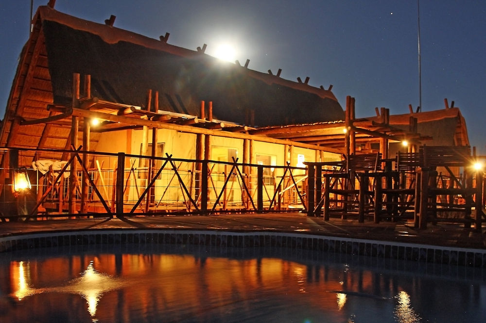 Xaus Lodge Twee Rivieren Exterior photo
